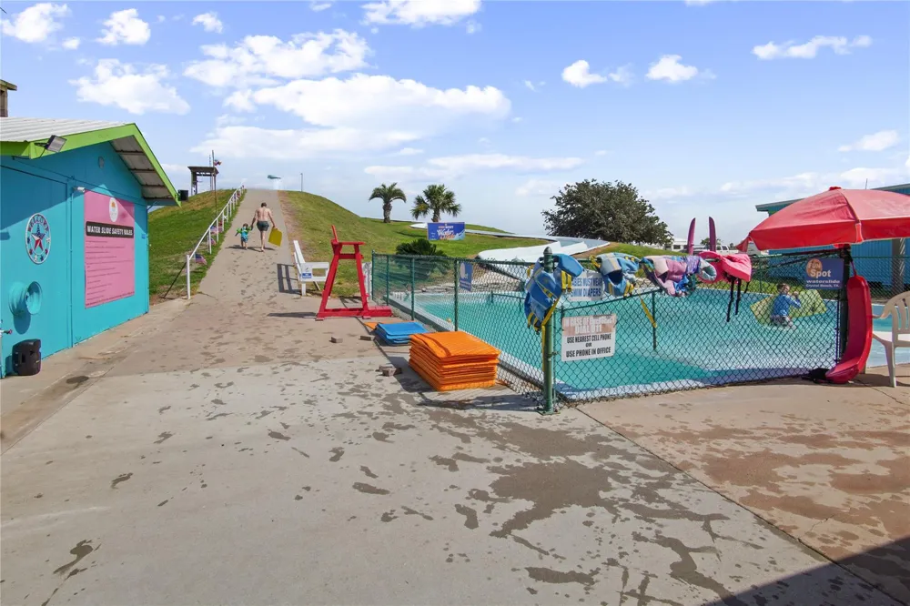 2061 Highway 87 Crystal Beach, TX 77650