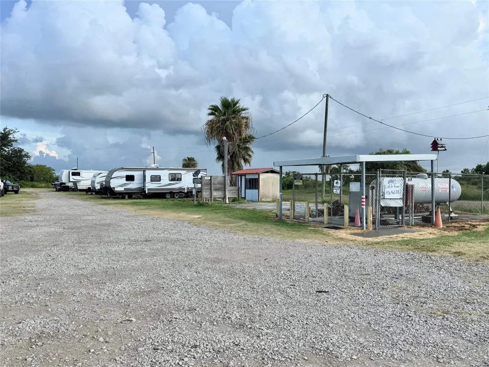 2061 Highway 87 Crystal Beach, TX 77650