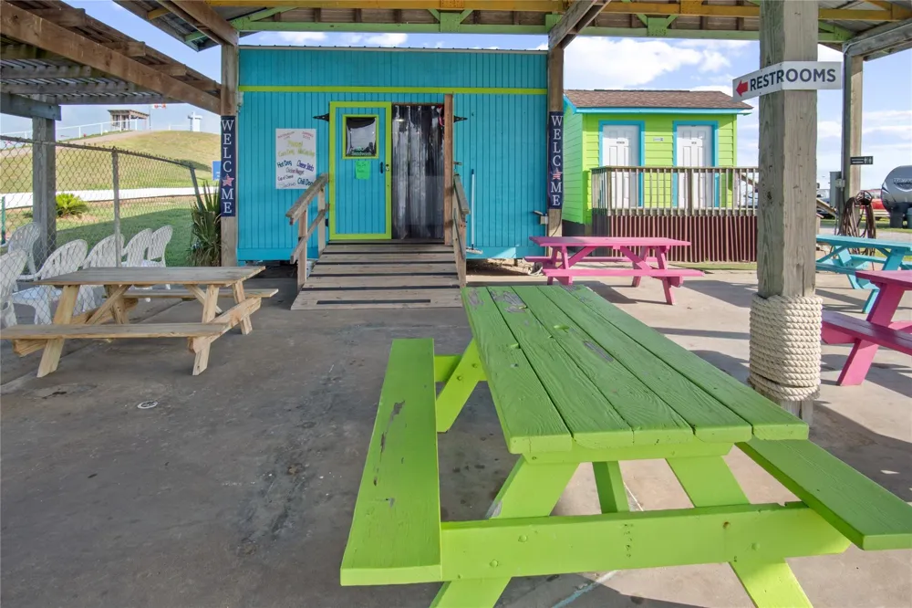 2061 Highway 87 Crystal Beach, TX 77650