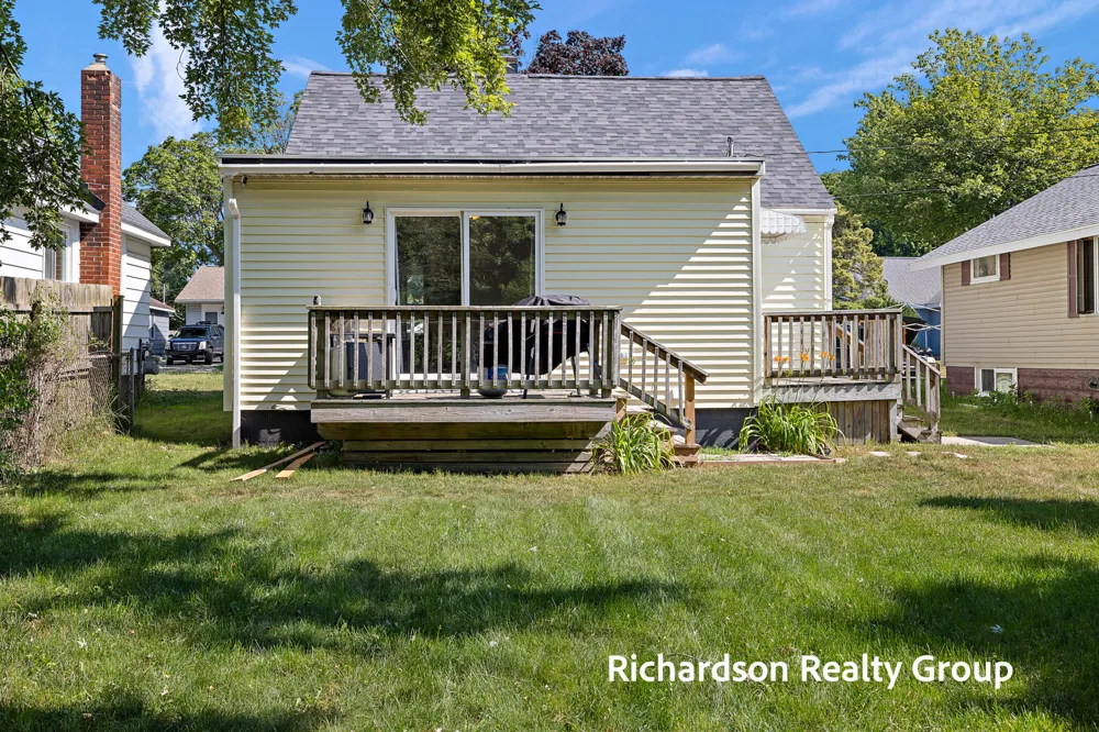 1949 Letart Avenue Muskegon, MI 49441