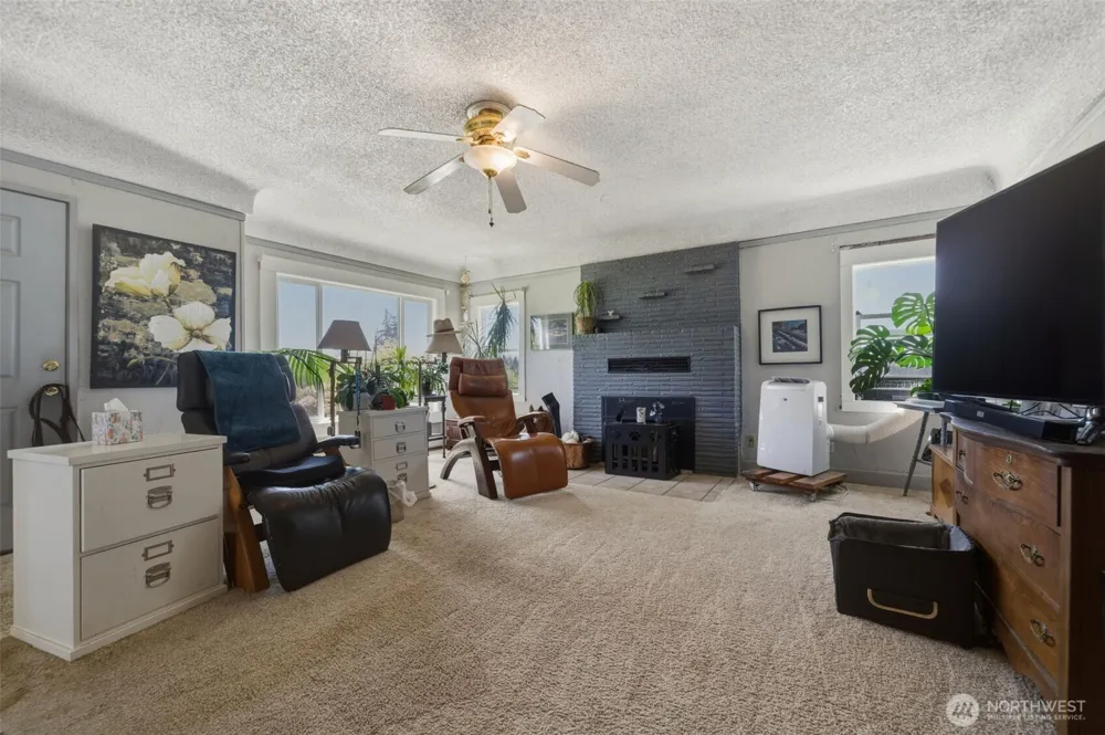 1300 NE 209th Street Ridgefield, WA 98642
