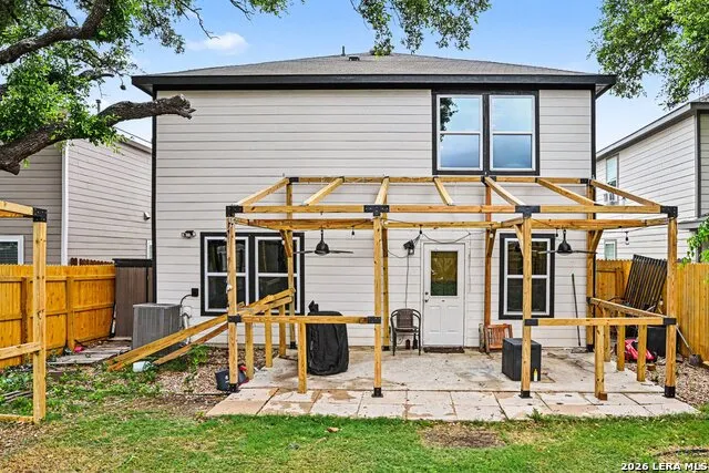 13745 Crossbow Rdg San Antonio, TX 78253