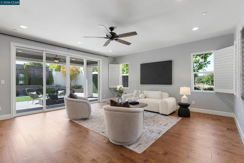 19221 Eagle View Dr Morgan Hill, CA 95037