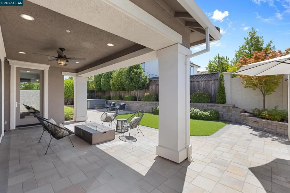 19221 Eagle View Dr Morgan Hill, CA 95037
