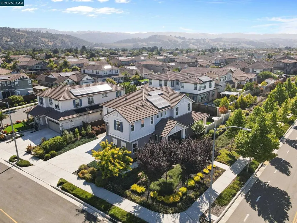 19221 Eagle View Dr Morgan Hill, CA 95037
