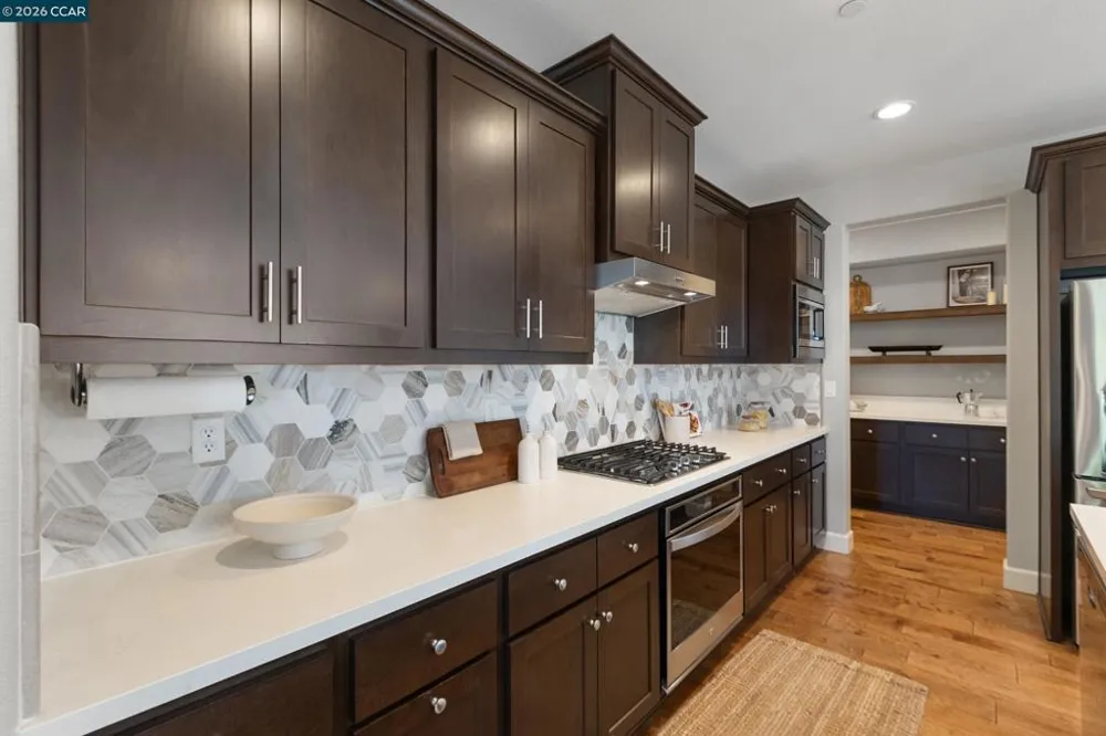 19221 Eagle View Dr Morgan Hill, CA 95037