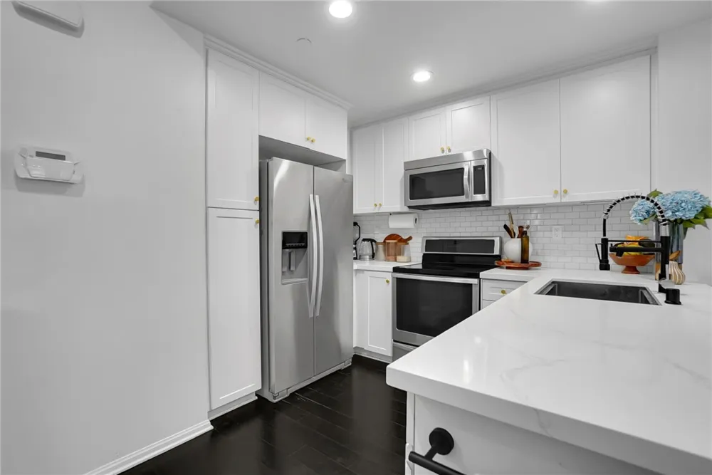 441 S Glendora Avenue Glendora, CA 91741