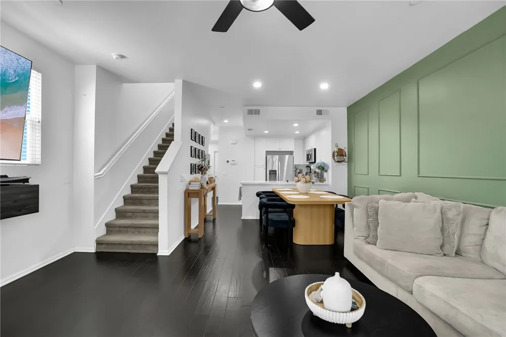 441 S Glendora Avenue Glendora, CA 91741