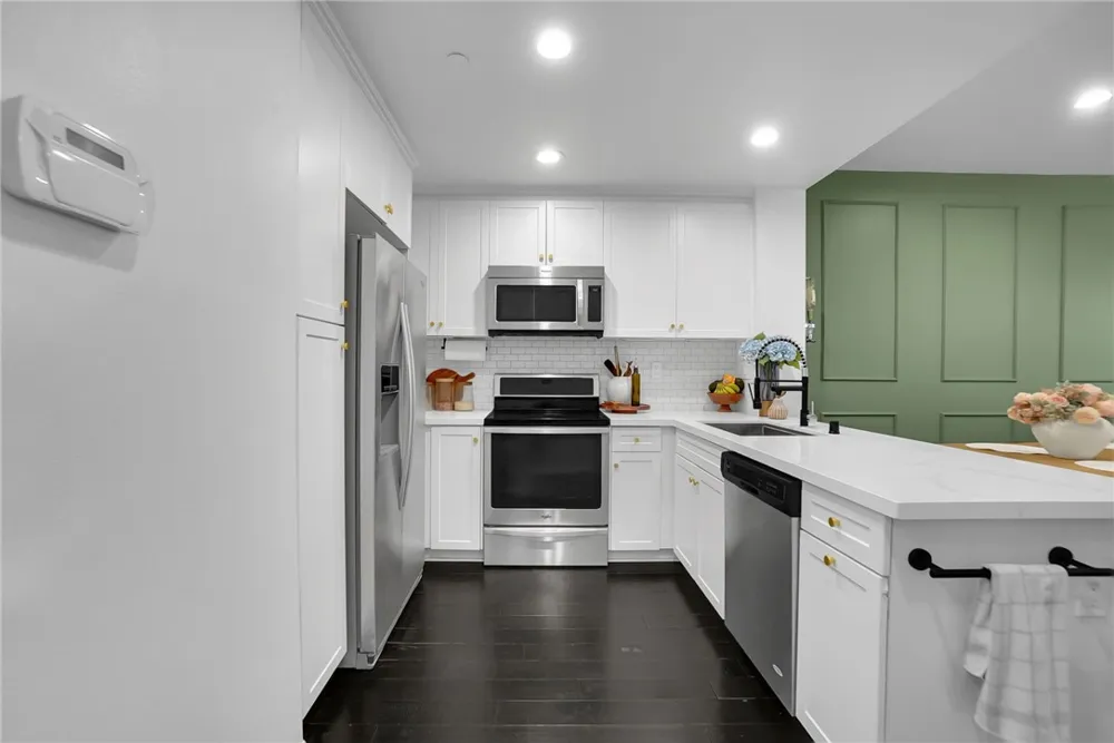 441 S Glendora Avenue Glendora, CA 91741