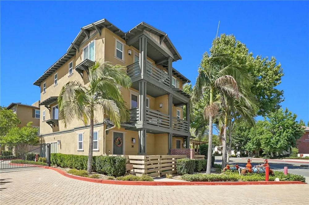 441 S Glendora Avenue Glendora, CA 91741