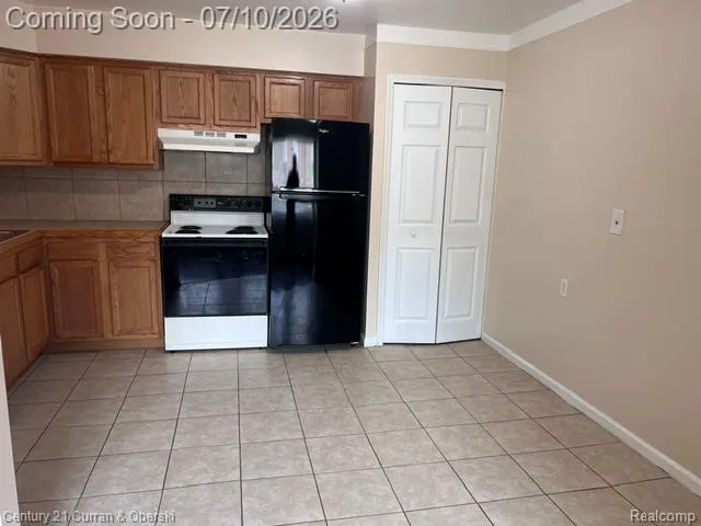 14682 Middle Gibraltar Road #24 Gibraltar City, MI 48173