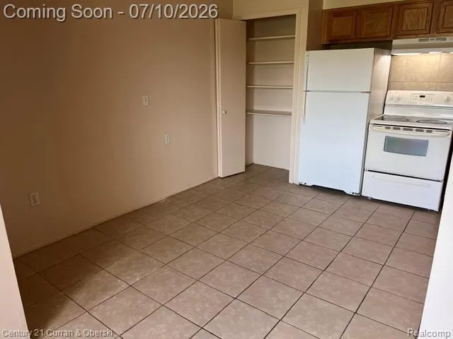 14682 Middle Gibraltar Road #24 Gibraltar City, MI 48173