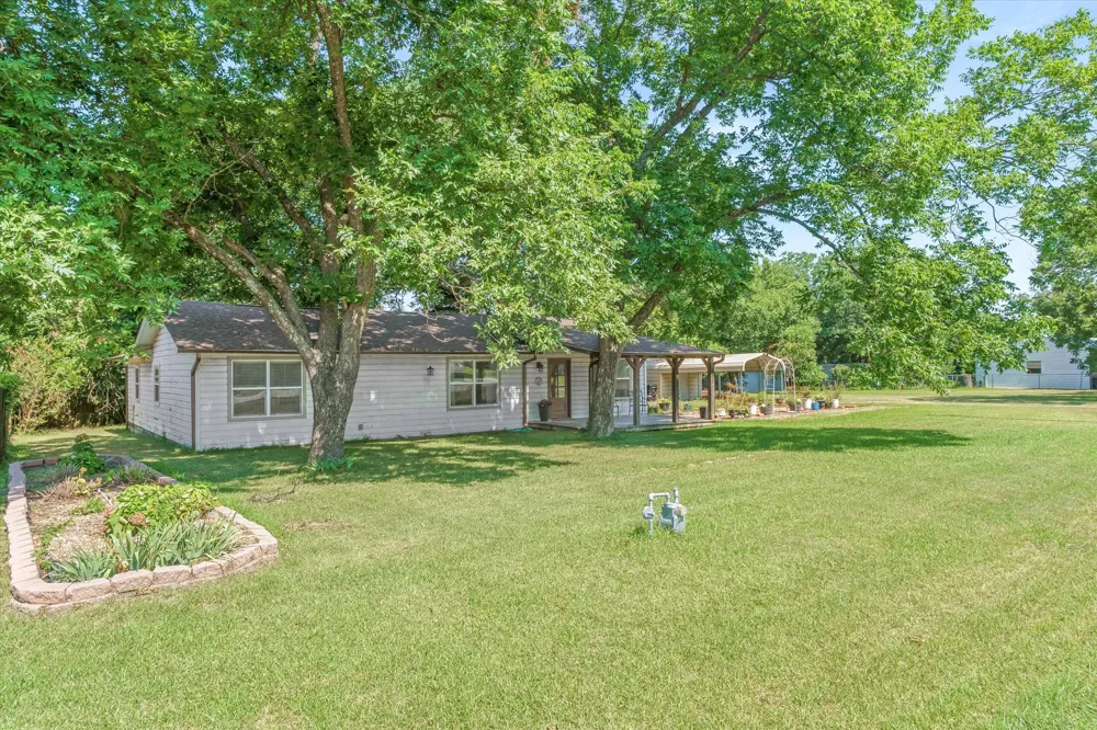 603 4th Street Wills Point, TX 75169
