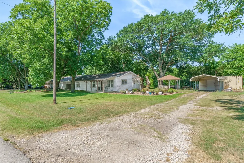 603 4th Street Wills Point, TX 75169