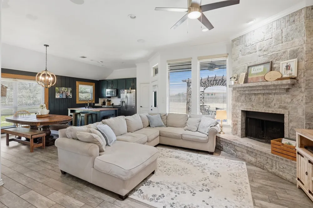 2837 County Road 301 Glen Rose, TX 76043