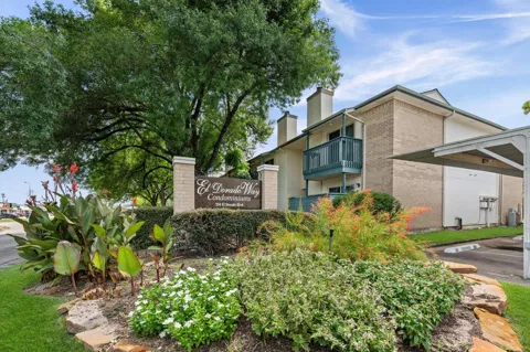 250 El Dorado Boulevard #121