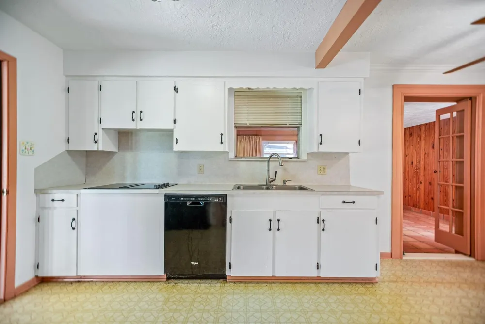 605 State Highway 172 Ganado, TX 77962