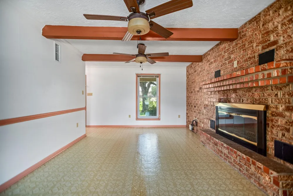 605 State Highway 172 Ganado, TX 77962