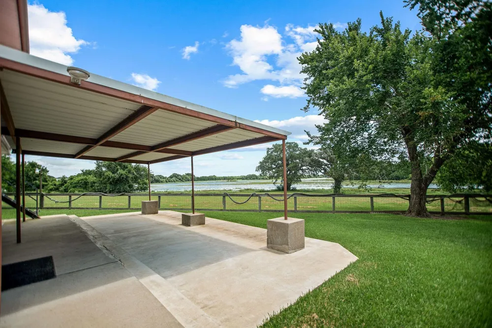605 State Highway 172 Ganado, TX 77962