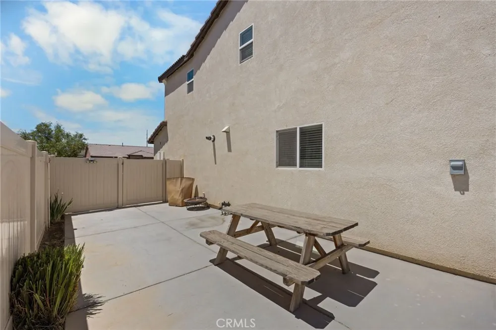 10538 Pampas Court Adelanto, CA 92301