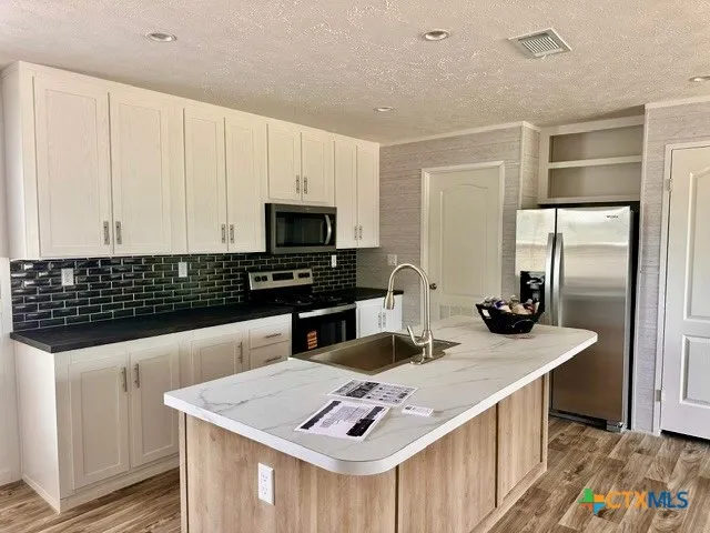 Address Not Shown Waelder, TX 78959