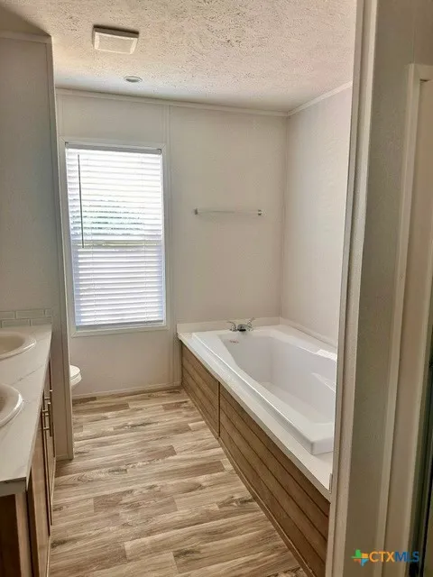 Address Not Shown Waelder, TX 78959