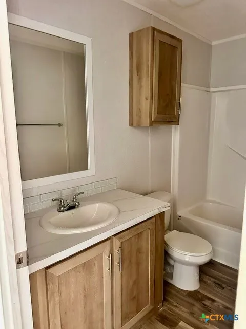 Address Not Shown Waelder, TX 78959