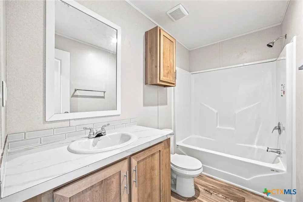 Address Not Shown Waelder, TX 78959