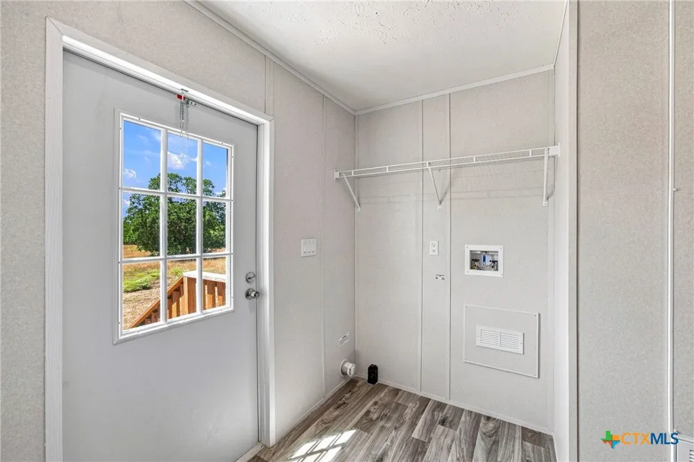 Address Not Shown Waelder, TX 78959