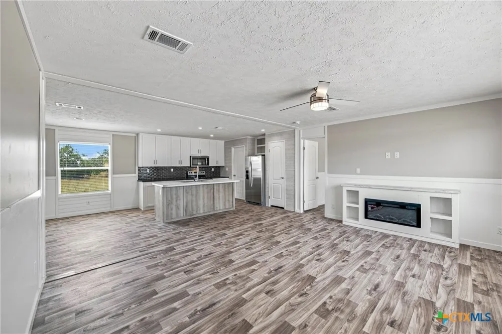 Address Not Shown Waelder, TX 78959