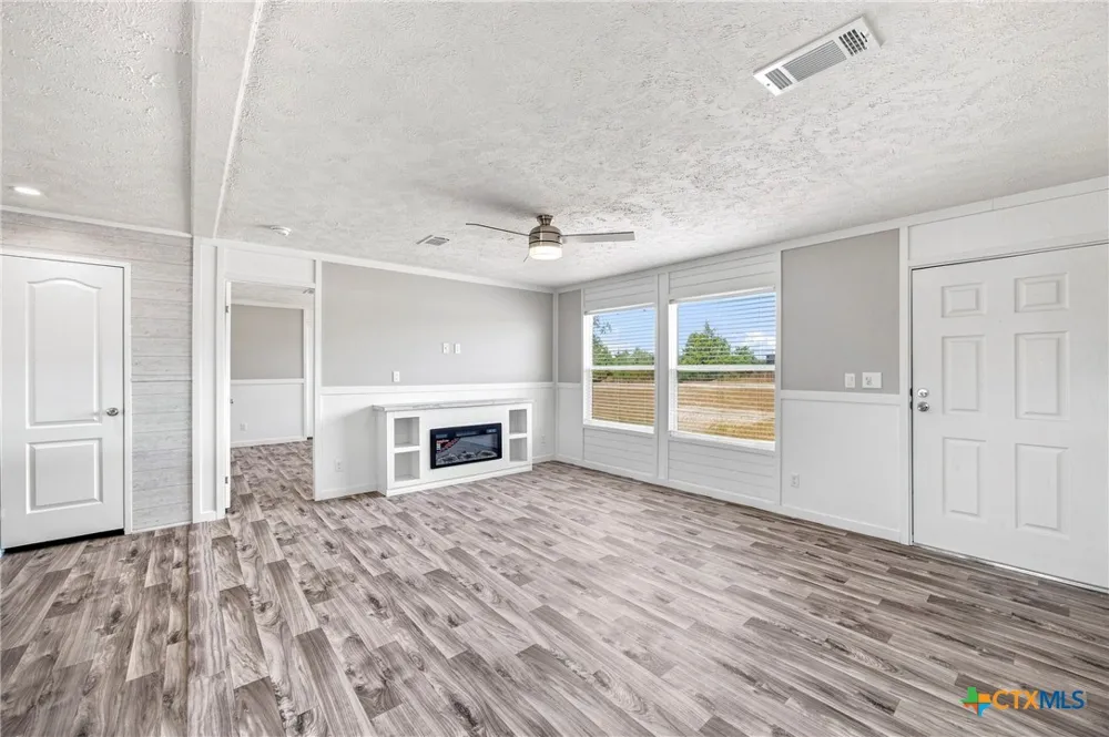 Address Not Shown Waelder, TX 78959