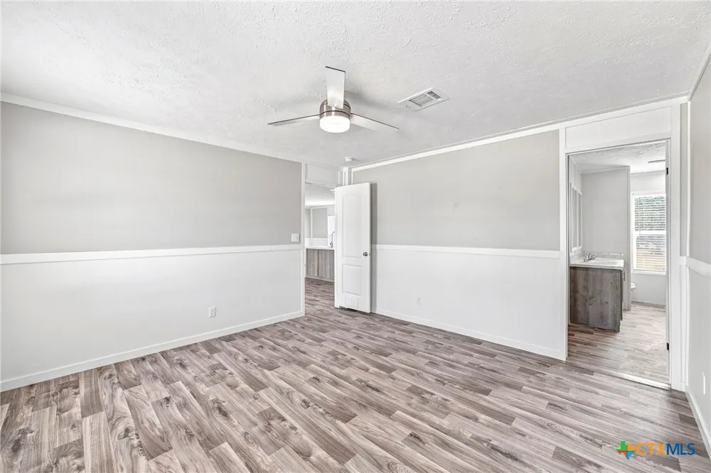 Address Not Shown Waelder, TX 78959