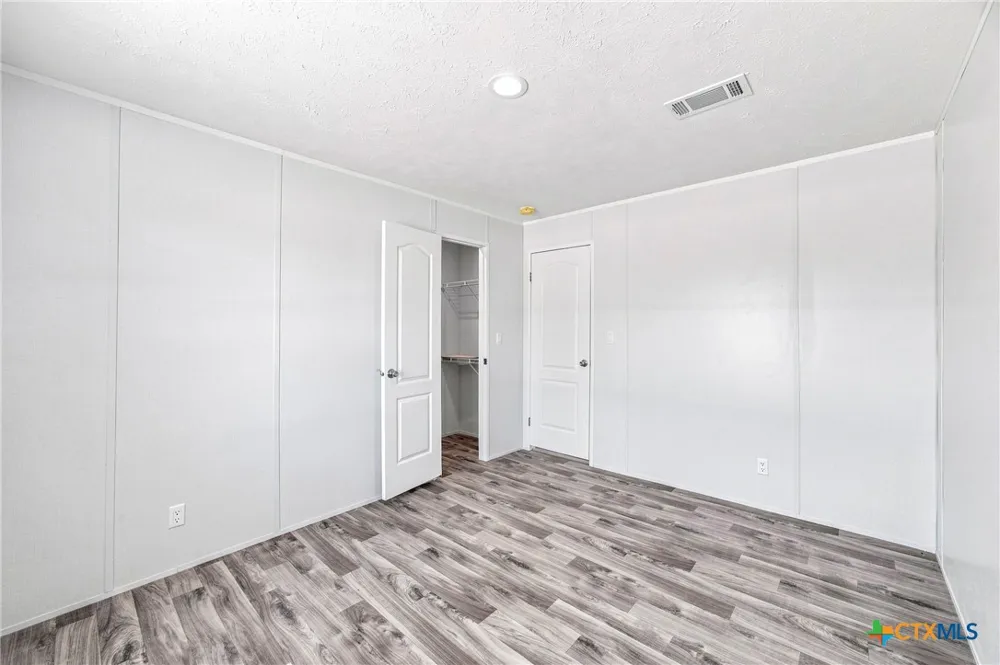 Address Not Shown Waelder, TX 78959