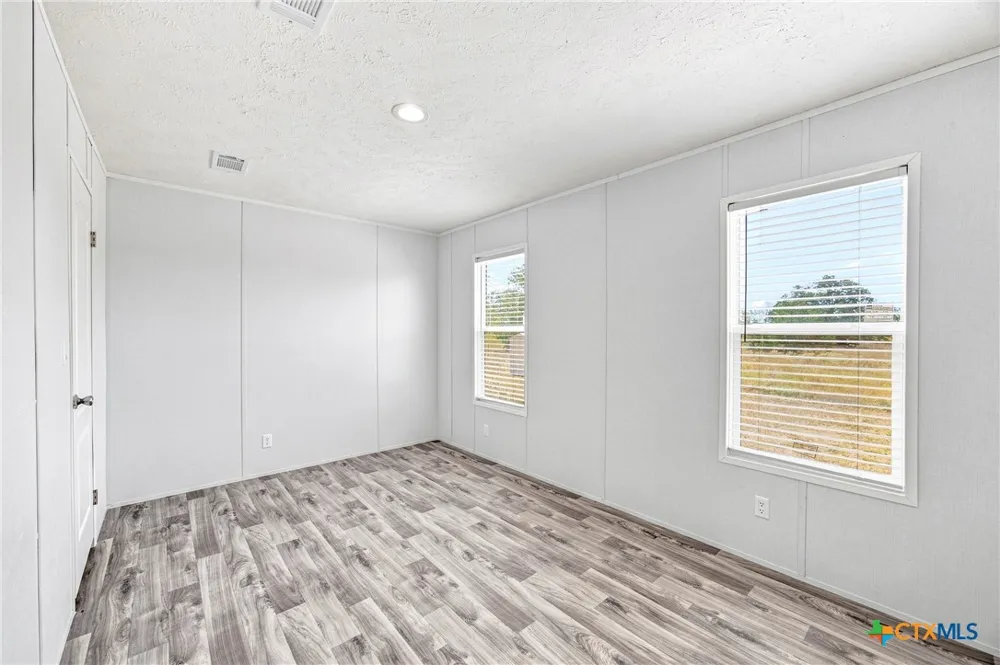 Address Not Shown Waelder, TX 78959