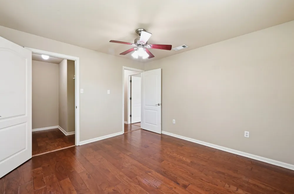 1127 Parr Street Luling, TX 78648