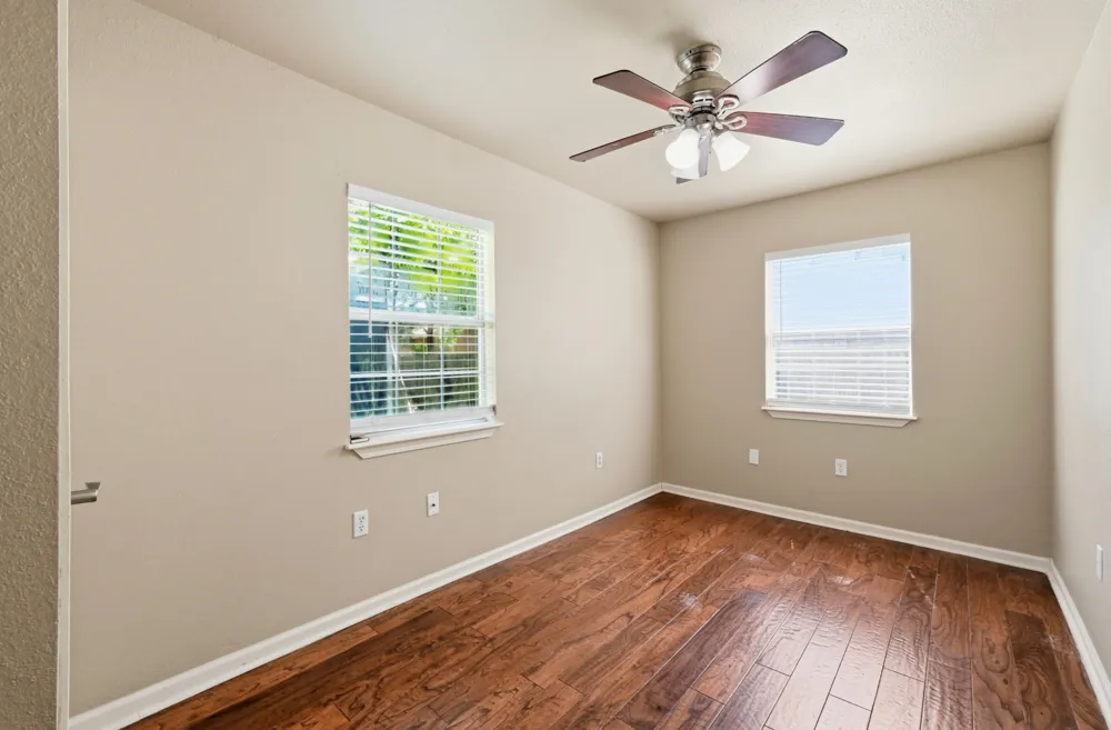 1127 Parr Street Luling, TX 78648