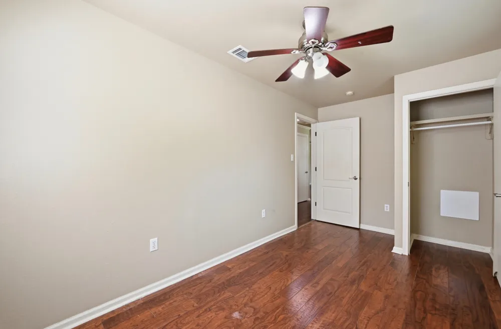 1127 Parr Street Luling, TX 78648