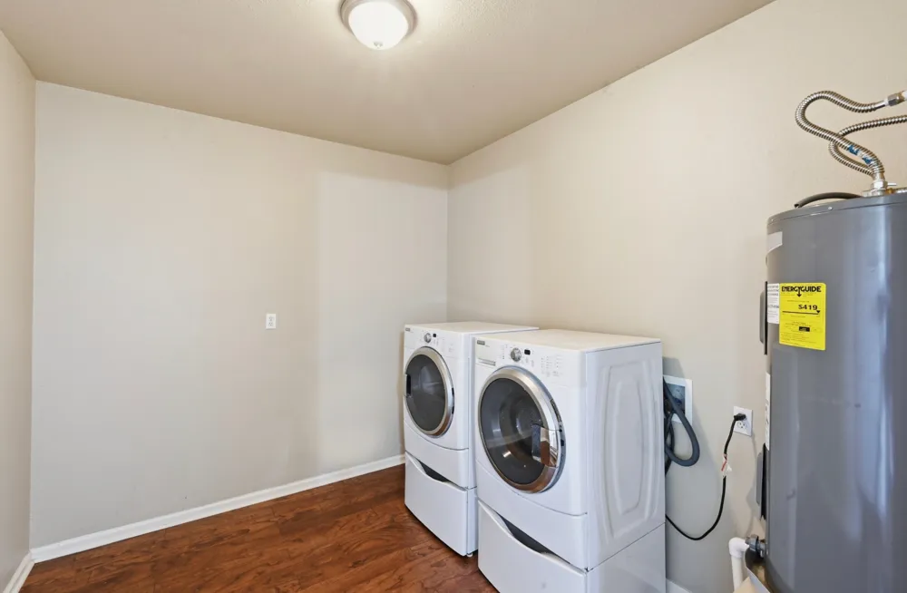 1127 Parr Street Luling, TX 78648
