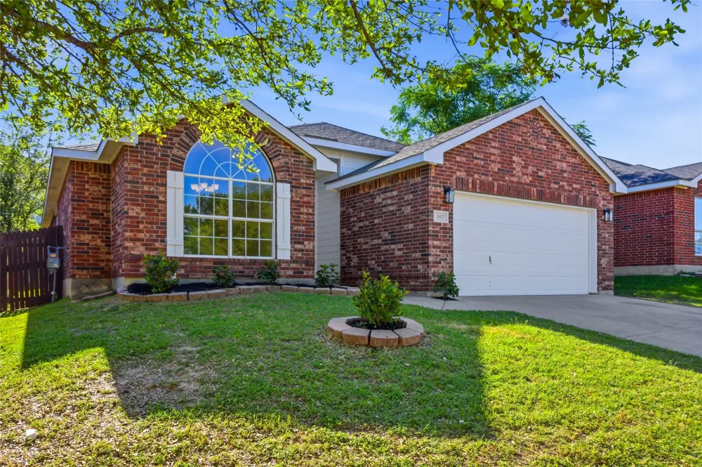 4817 Barnhill Lane Fort Worth, TX 76135