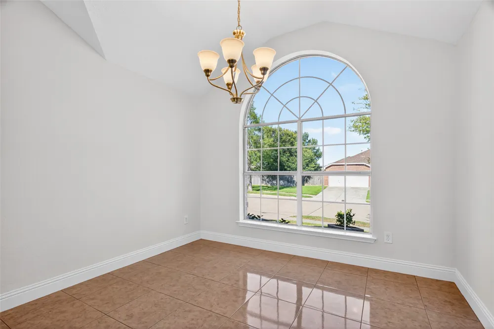 4817 Barnhill Lane Fort Worth, TX 76135