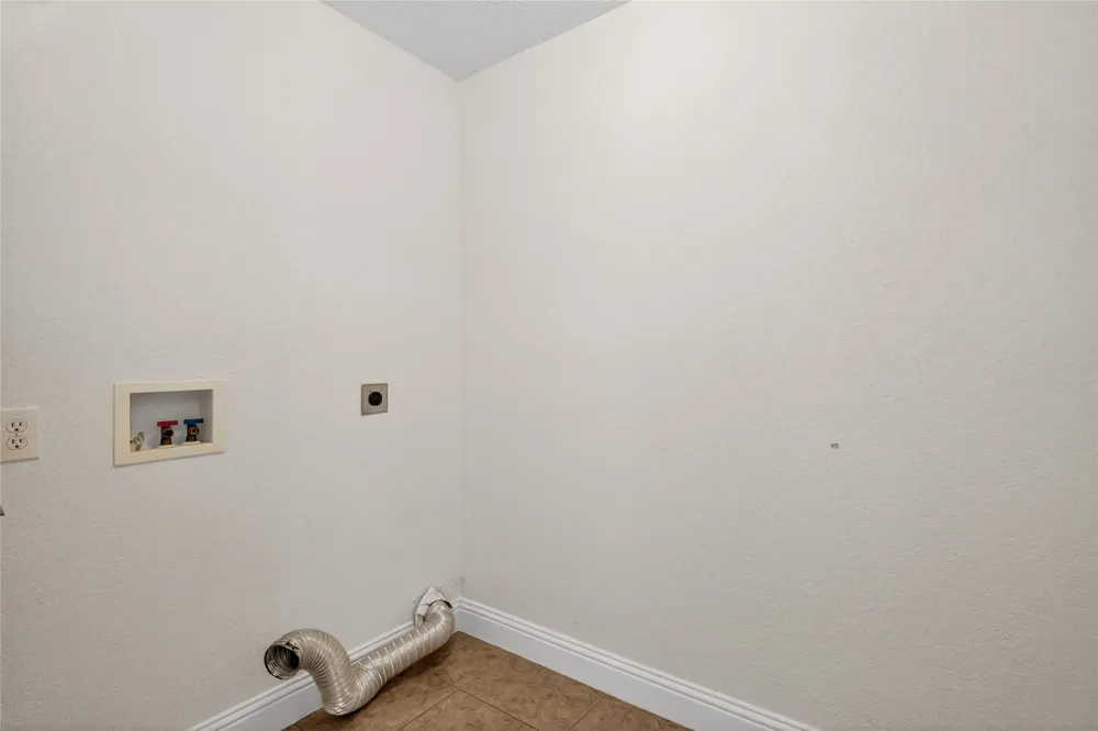 4817 Barnhill Lane Fort Worth, TX 76135
