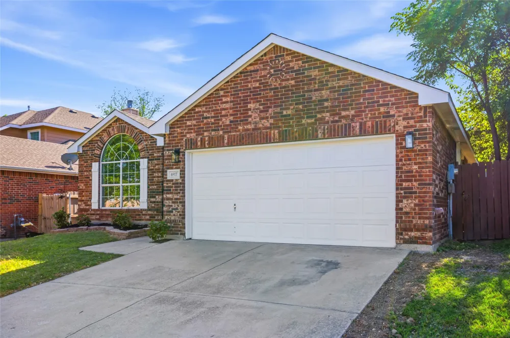 4817 Barnhill Lane Fort Worth, TX 76135