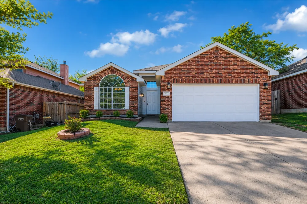 4817 Barnhill Lane Fort Worth, TX 76135