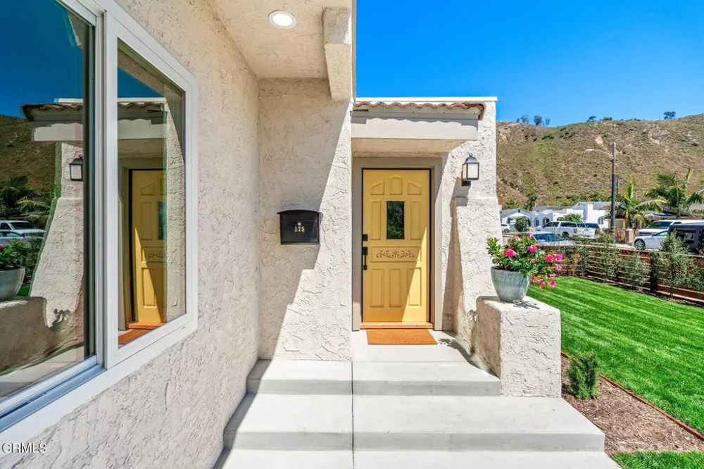 175 E Lewis Street Ventura, CA 93001