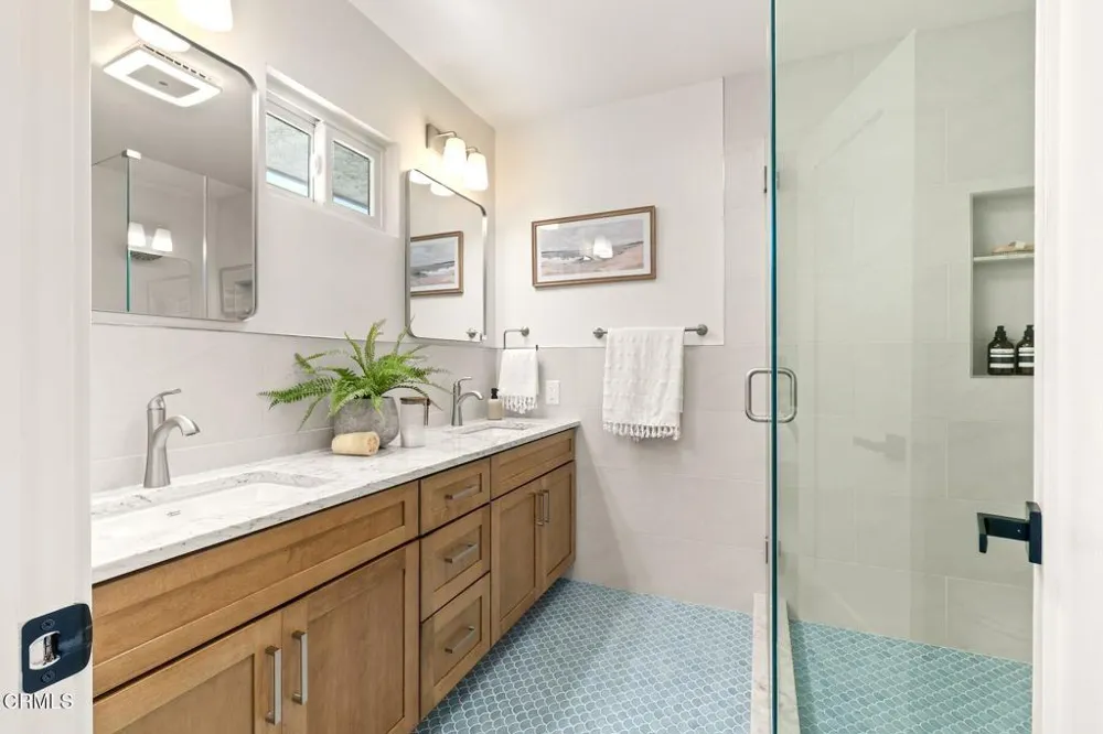 175 E Lewis Street Ventura, CA 93001