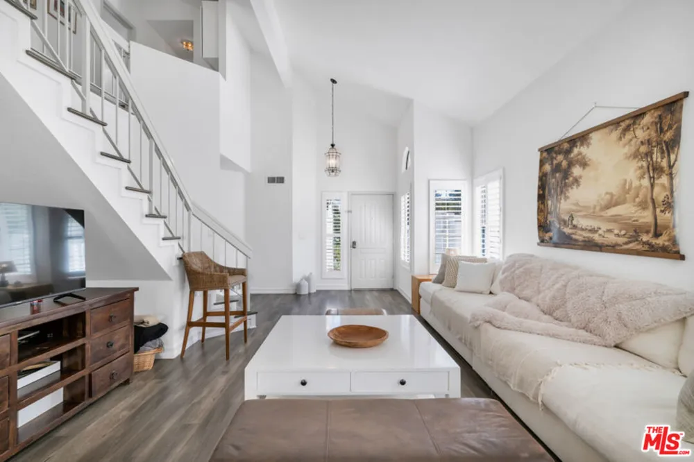 26839 Cactus Trail Agoura Hills, CA 91301
