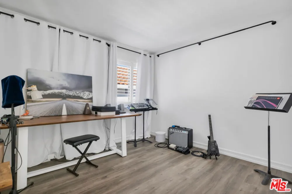 26839 Cactus Trail Agoura Hills, CA 91301