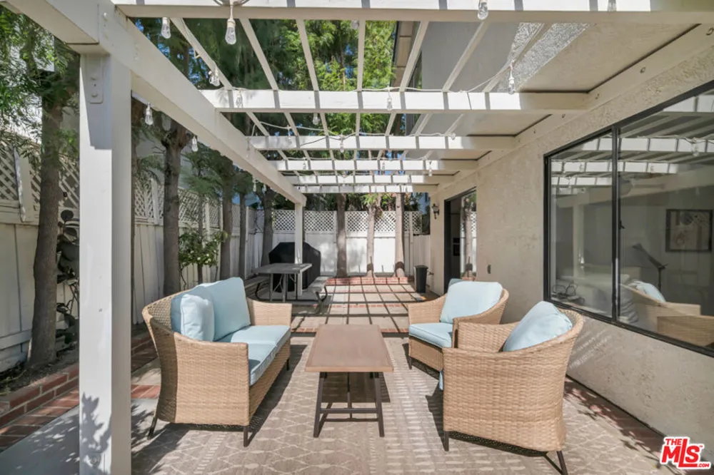 26839 Cactus Trail Agoura Hills, CA 91301