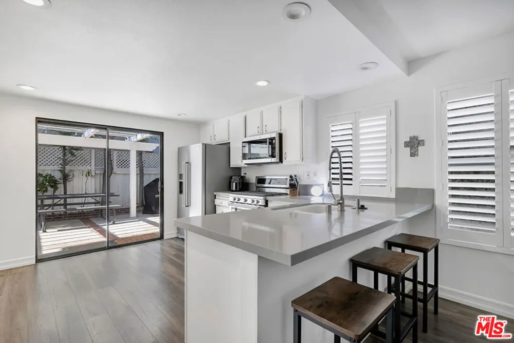 26839 Cactus Trail Agoura Hills, CA 91301