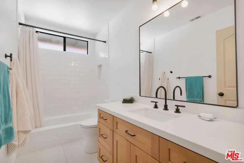 26839 Cactus Trail Agoura Hills, CA 91301